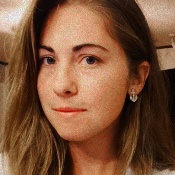 Meet your Posher, Kat - Picture 2 of 4